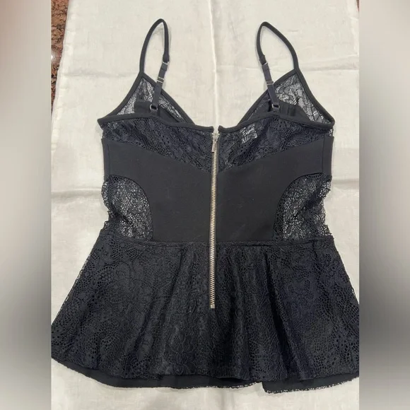 NWOT Bebe Black Lace inset Plum Tank Sz Xs - Picture 3 of 6